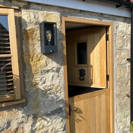 Cornerstone House Сasa de vacaciones *